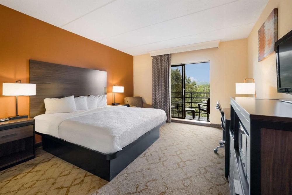 Room image 4